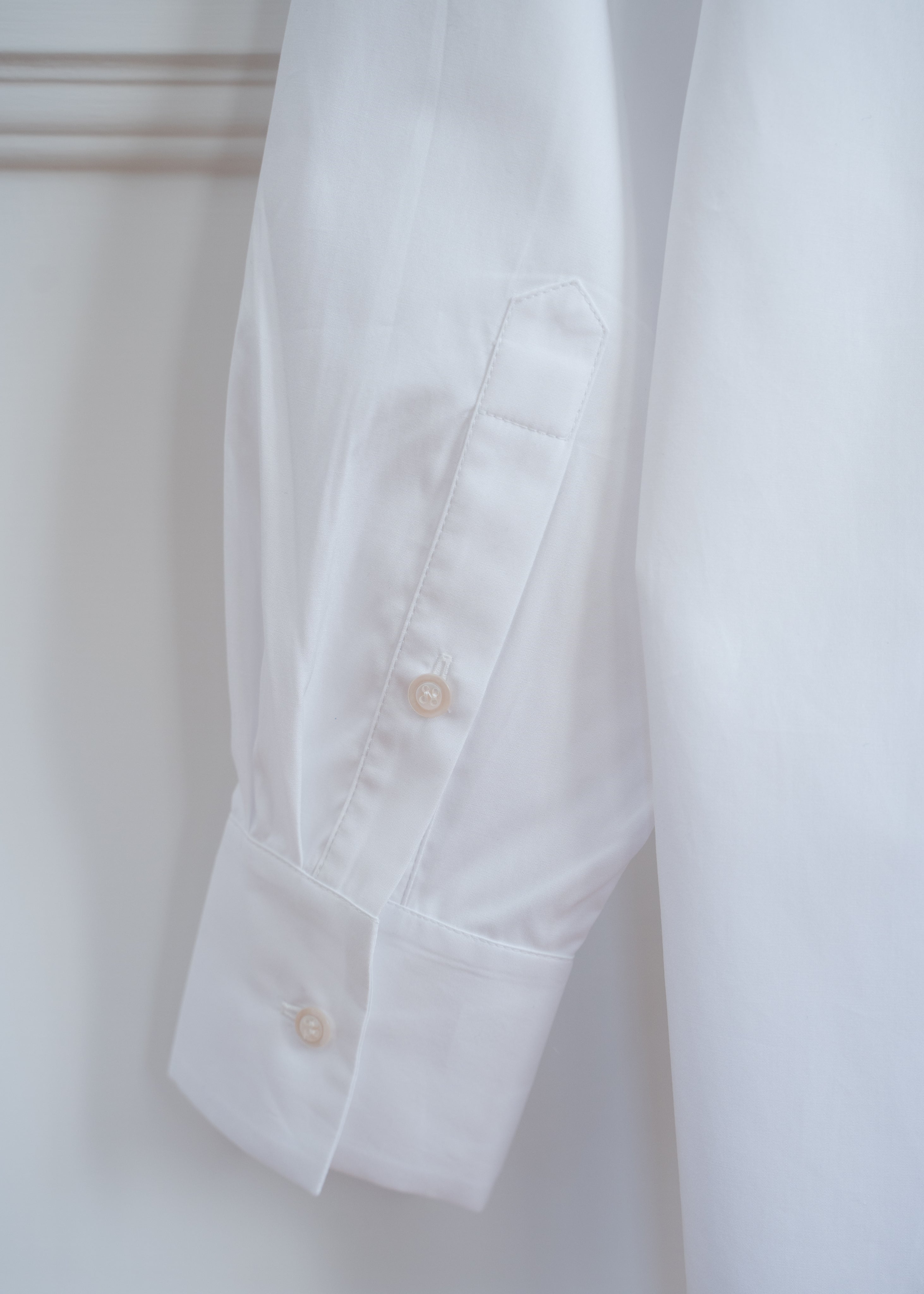 Arturo – White